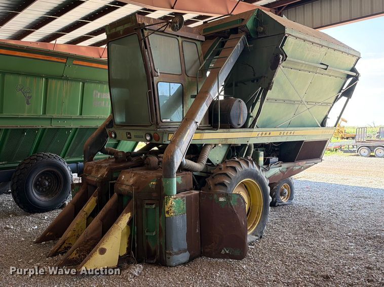 John Deere 9910 cotton picker - EX3992