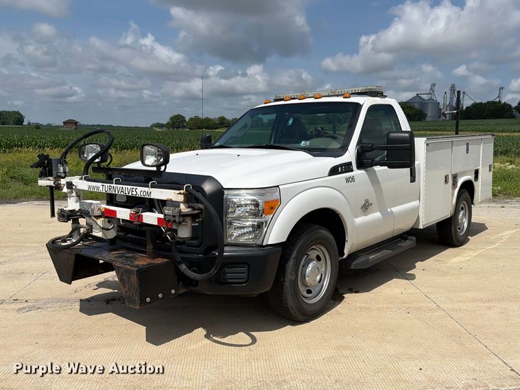 2013 Ford F350 Super Duty utility bed pickup truck - EX4519