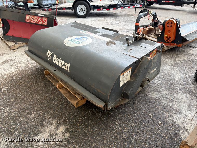 2014 Bobcat 72 Sweeper skid steer sweeper - EX5540
