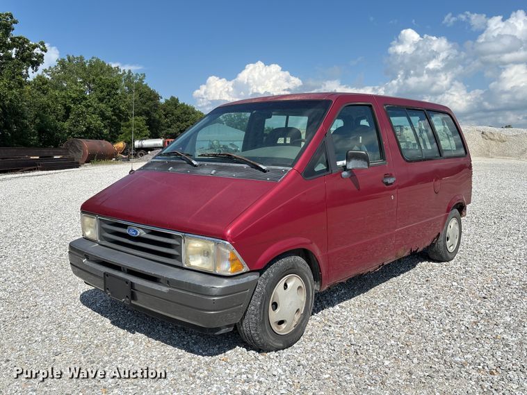 1996 Ford Aerostar XLT van - FC1678