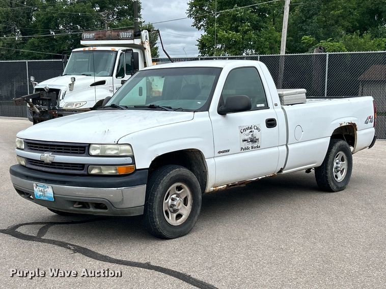 2001 Chevrolet Silverado 1500 pickup truck - FC2809