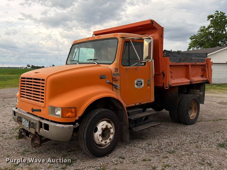1997 International 4700 dump truck - FC3122
