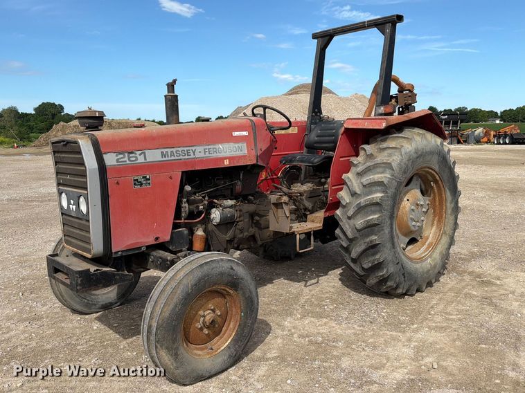 1996 Massey Ferguson MF261 tractor - FC3132