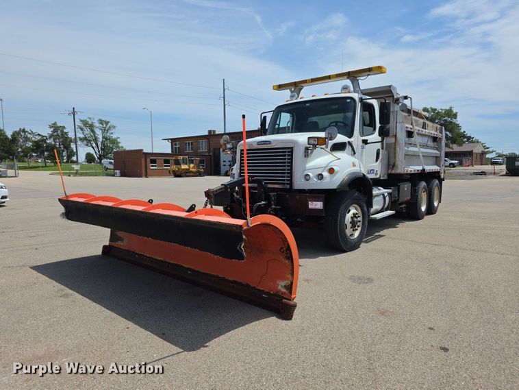 2011 Freightliner  M2 Business Class dump truck - FH6204