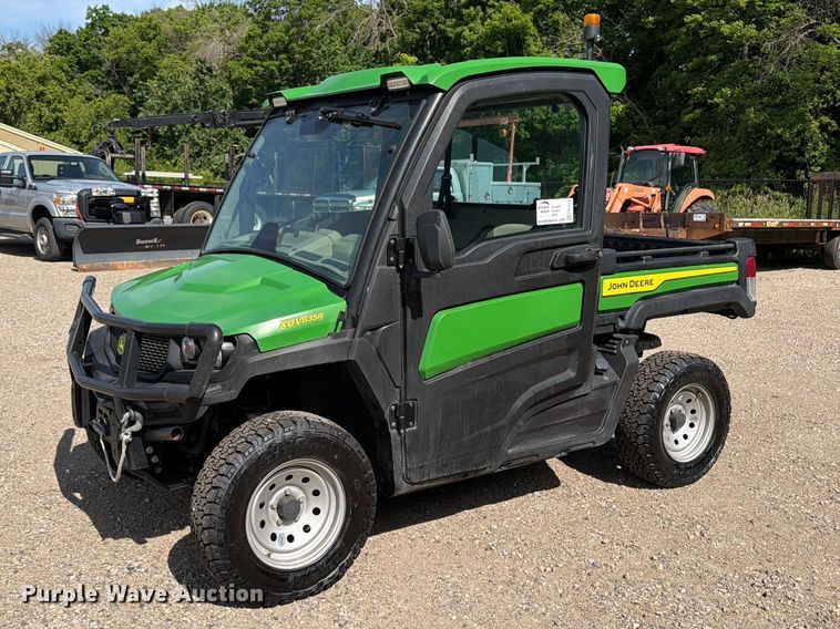 2022 John Deere XUV 835R  utility vehicle - FK0272