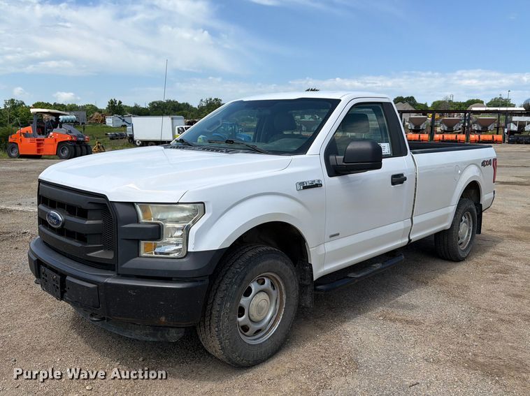 2016 Ford F150 XL pickup truck - FK3017