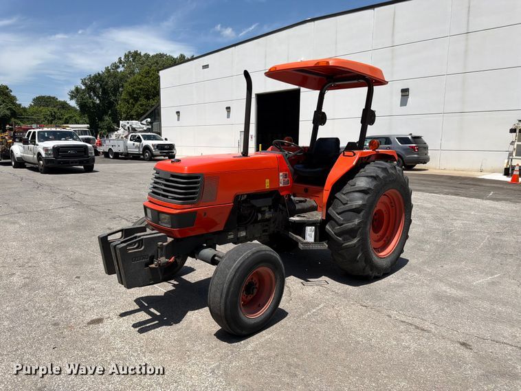 Kubota M6800 tractor - FK3124