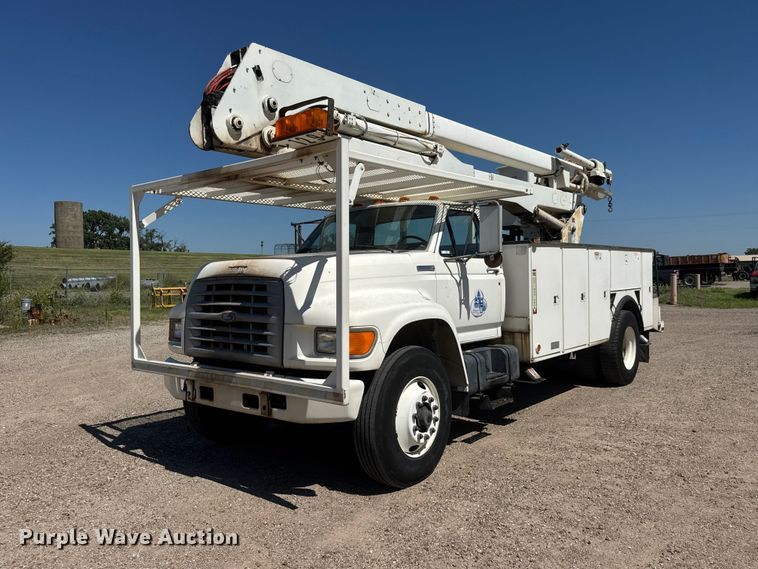 1995 Ford F800 forestry bucket truck - NJ9058