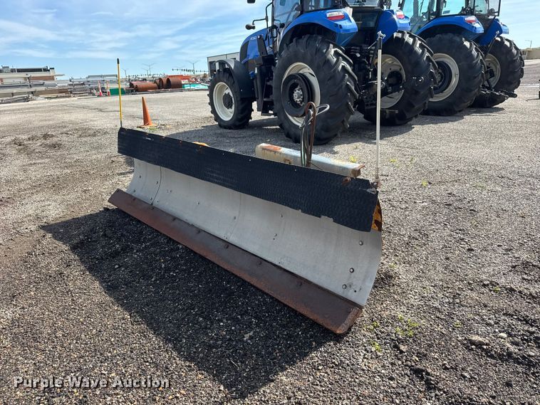 Skid steer snow plow - NJ9090