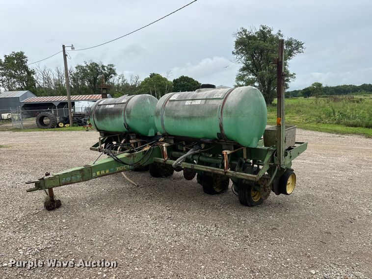John Deere 7000 no-till planter - NJ9140