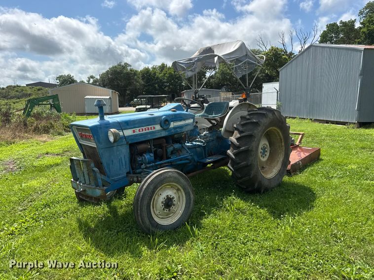1972 Ford 3000 tractor - NJ9148