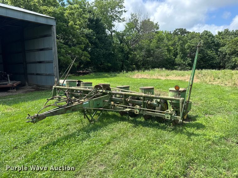 John Deere 1250 planter - NJ9151