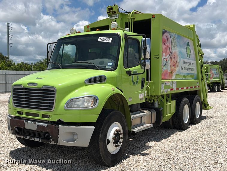 2011 Freightliner Business Class M2 refuse truck - YA3695