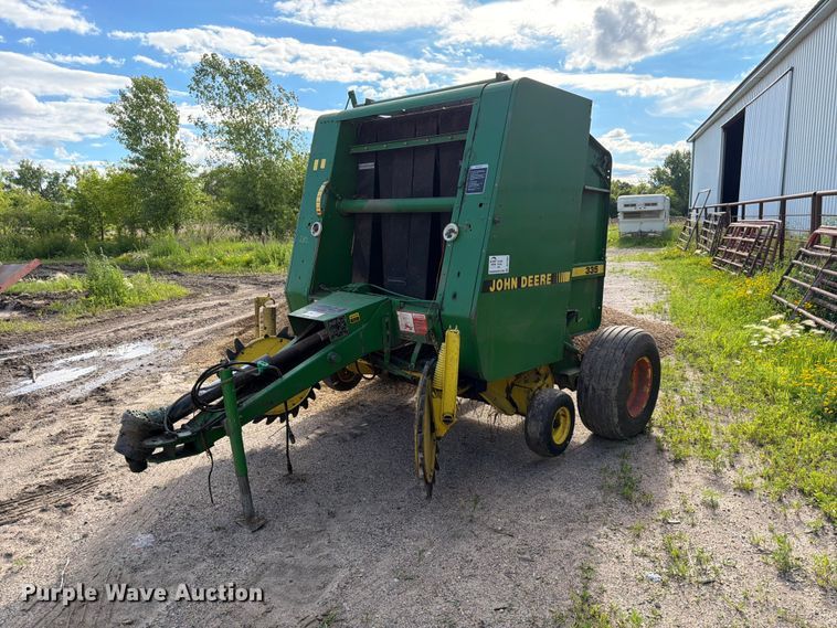 John Deere 335 round baler - DQ7904