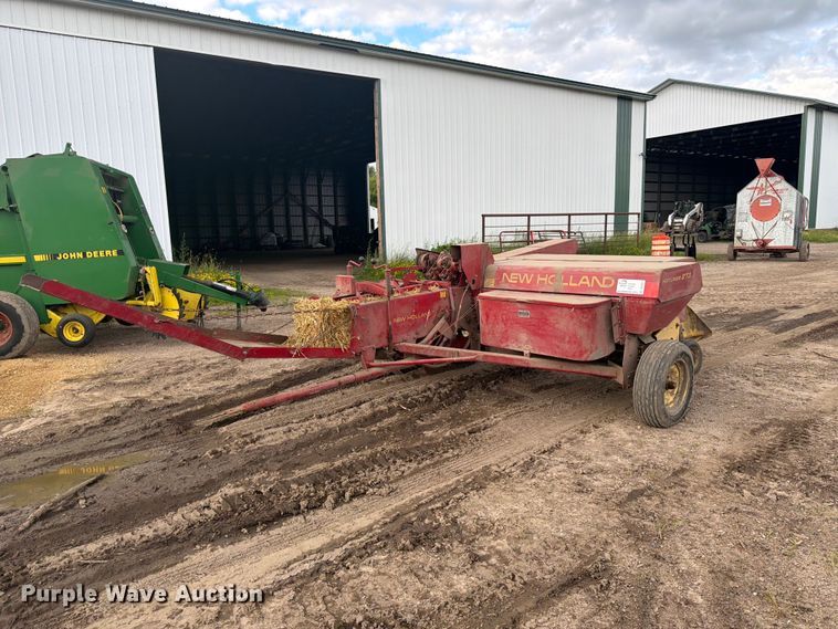 New Holland 273 small square baler - DQ7911