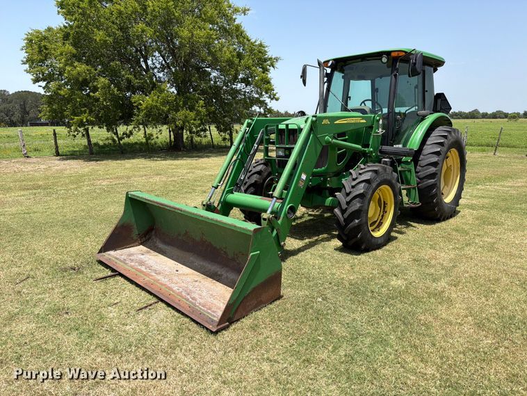 2010 John Deere 6100D MFWD tractor - ED5352