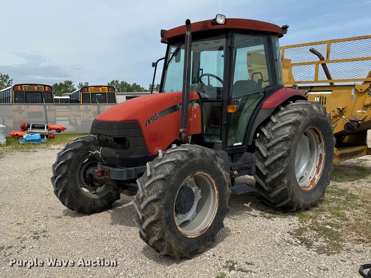 2004 Case IH JX95 MFWD tractor - EN0351