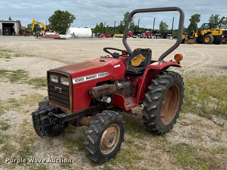 1986 Massey Ferguson 1020 MFWD tractor - EN0352