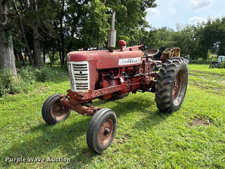 1957 Farmall 450 tractor - EN0359