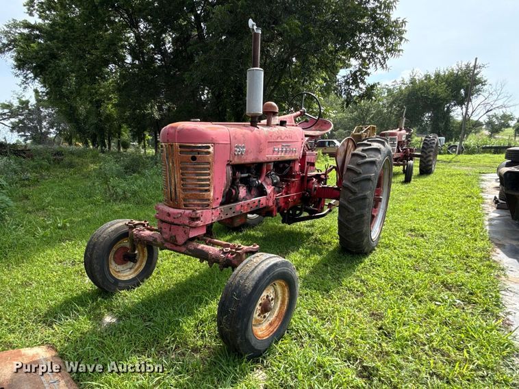 1957 Farmall 350 tractor - EN0360