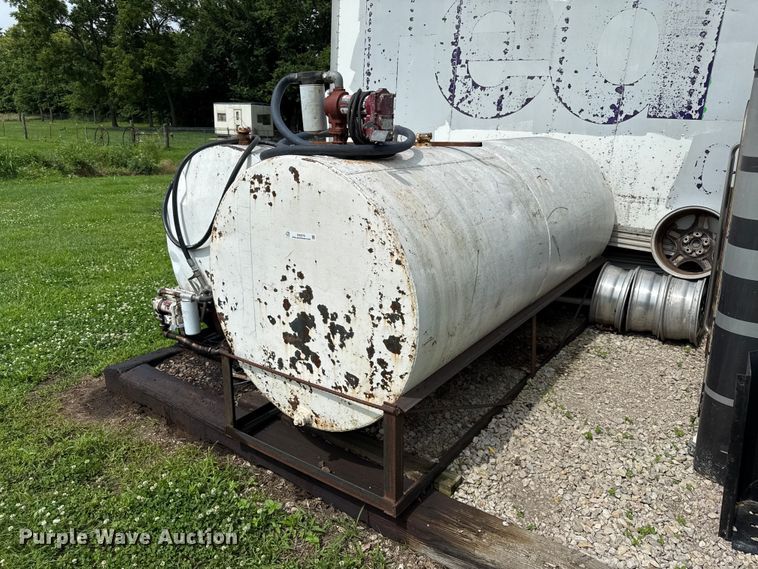 (2) fuel tanks - EN0370