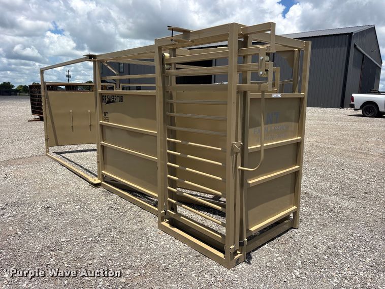 NT Farm and Ranch RF Sweep Tub Right Facing Livestock Sweep Tub - ET2242