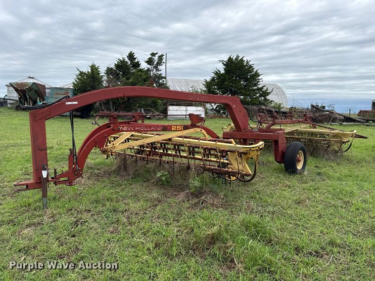 New Holland DP2010 hay rake - ET6353