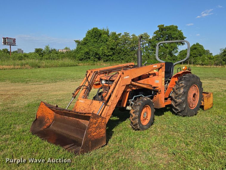 1982 Kubota L355 SS MFWD tractor - EW0333