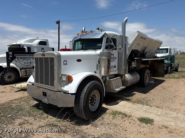 2001 Peterbilt 379 applicator truck - FB6798