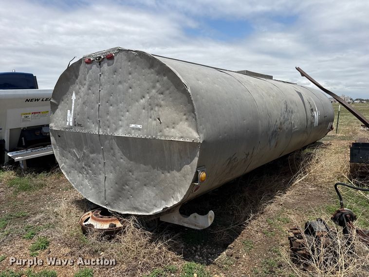 Truck mounted tank - FB6802