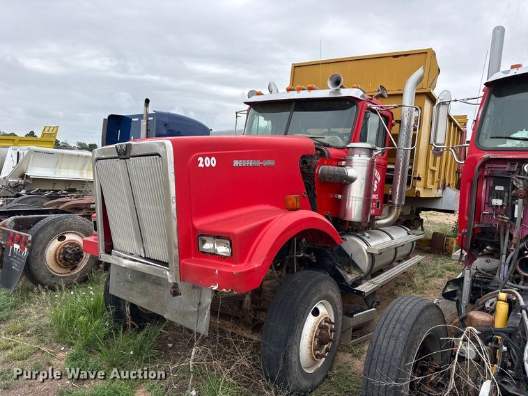 1993 Western Star 4900 manure spreader truck - FB6806