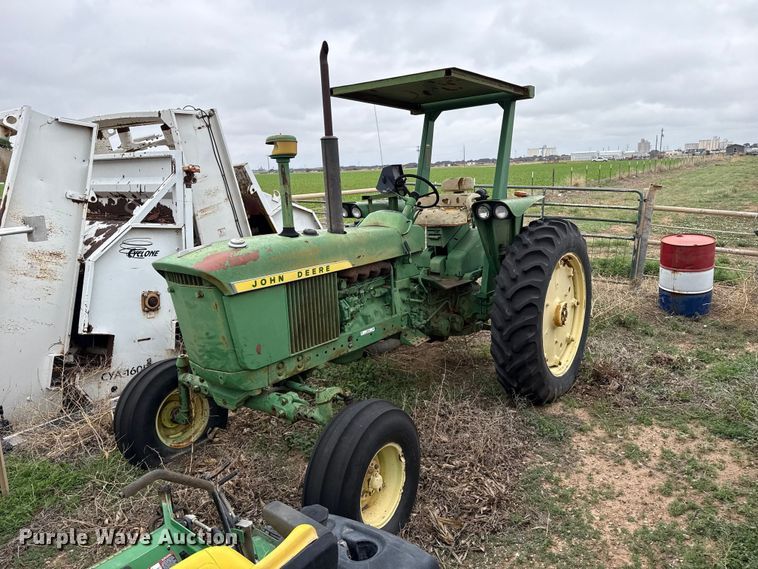 John Deere 2010 tractor - FB6808