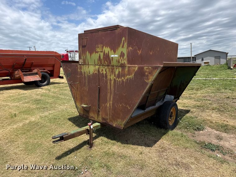 Livestock feeder - FB6849
