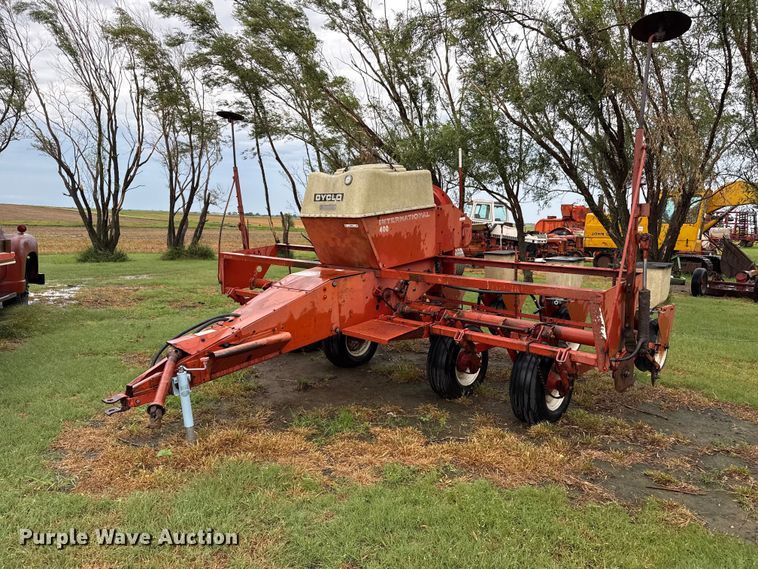 International 400 Cyclo Air planter - FB6879