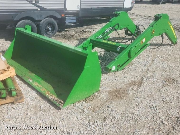 2024 John Deere 640R loader - YA4070