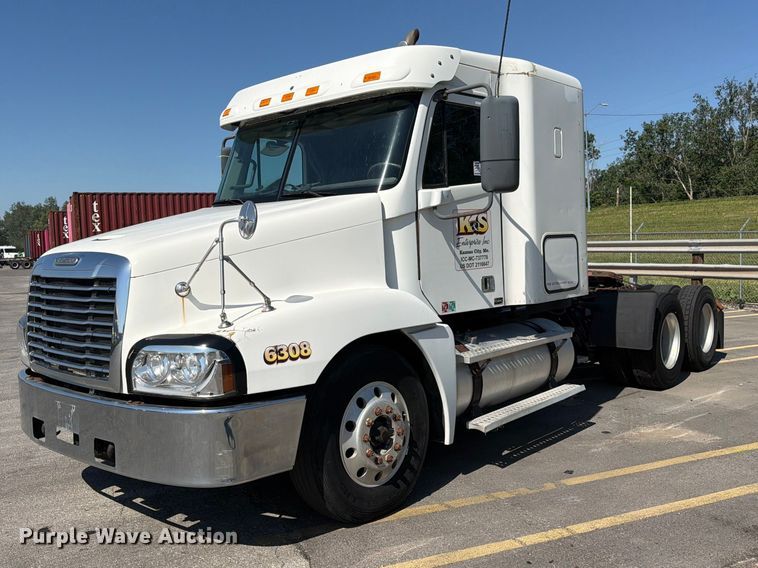 2006 Freightliner CST120 semi truck - DQ7864