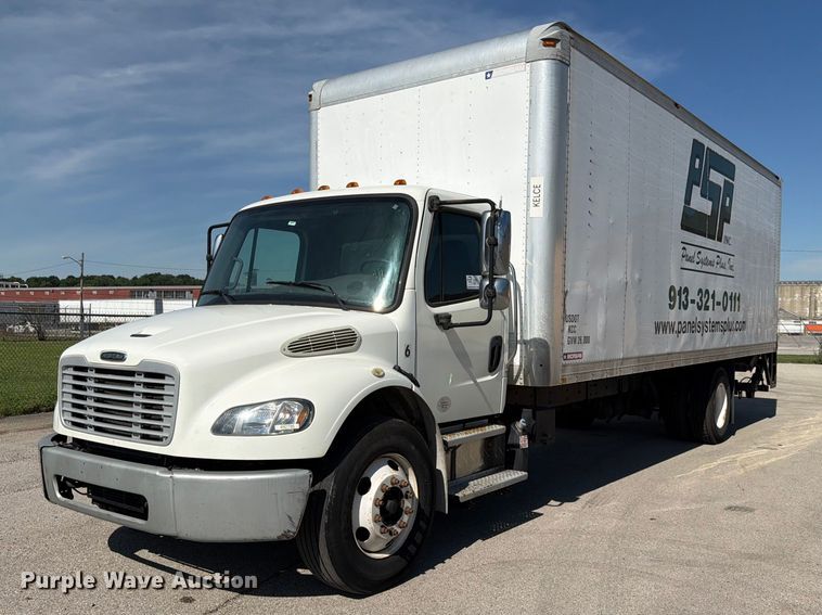 2013 Freightliner M2 106 box truck - DQ7880