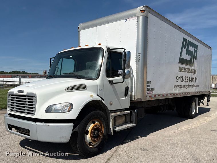 2018 Freightliner M2 106 box truck - DQ7881