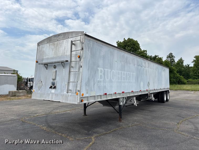 1997 Cornhusker grain trailer - DV4351