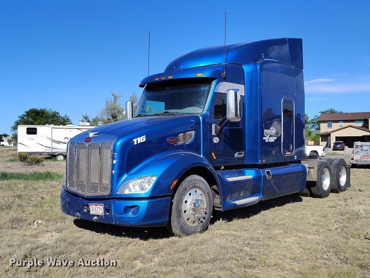 2016 Peterbilt 579 semi truck - ED0174