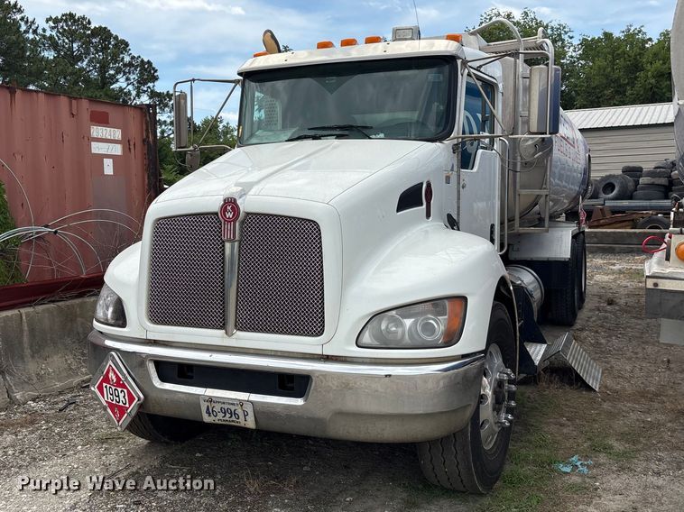 2014 Kenworth T3 Series fuel truck - EF1244