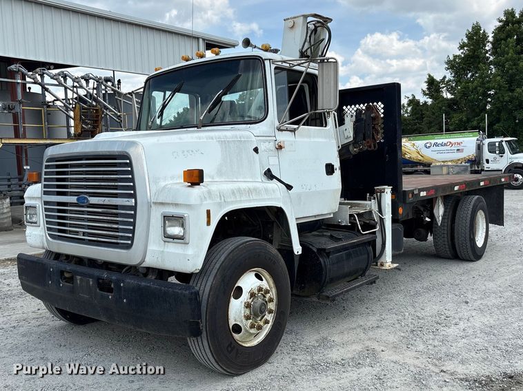 1993 Ford LN8000 crane truck - EF1246