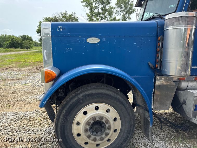 Peterbilt 379 hood - EN0371