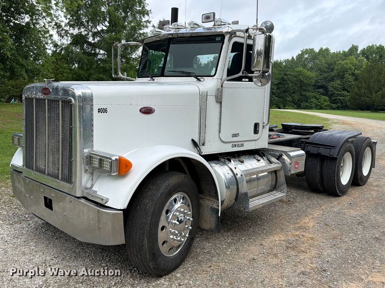 2007 Peterbilt 379 semi truck - EQ8002
