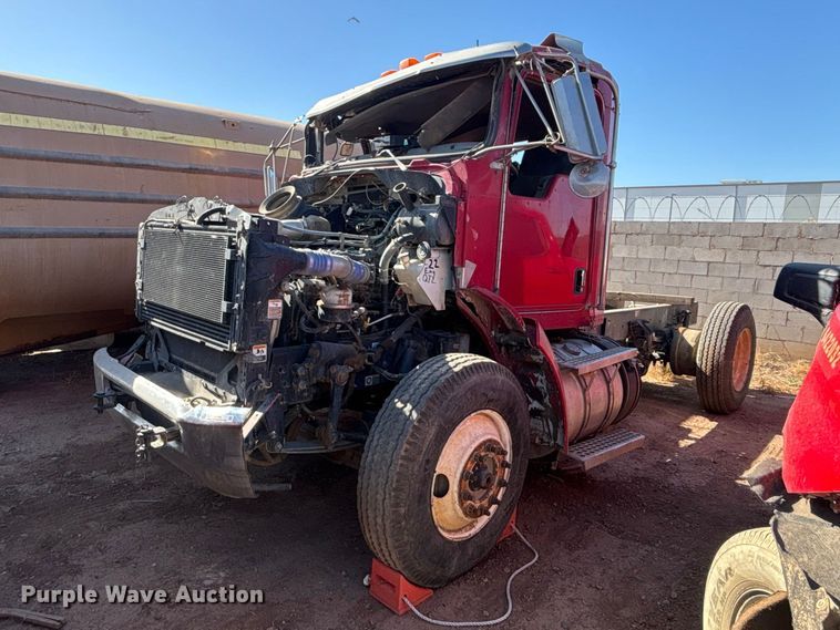 2016 Kenworth T270 truck cab and chassis - ER7668