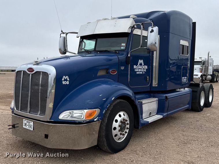 2013 Peterbilt 386 semi truck - FB6789