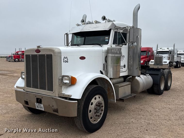 2001 Peterbilt 379 semi truck - FB6792