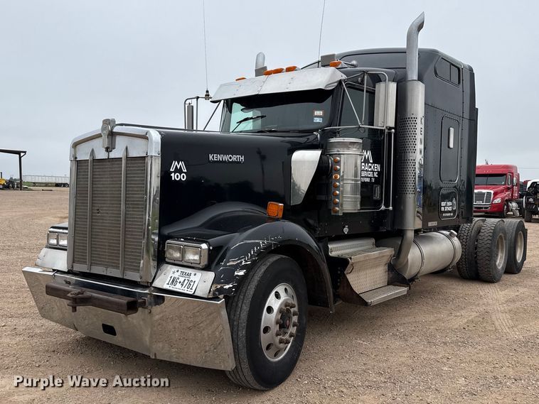 1999 Kenworth W900B semi truck - FB6795
