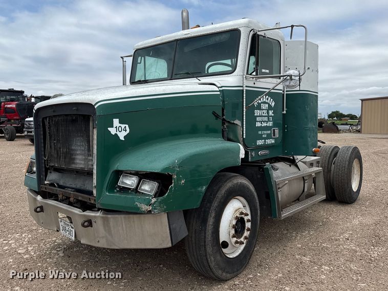 2003 Freightliner semi truck - FB6799