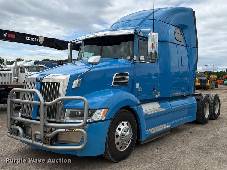 2019 Western Star 5700XE semi truck - FI1010